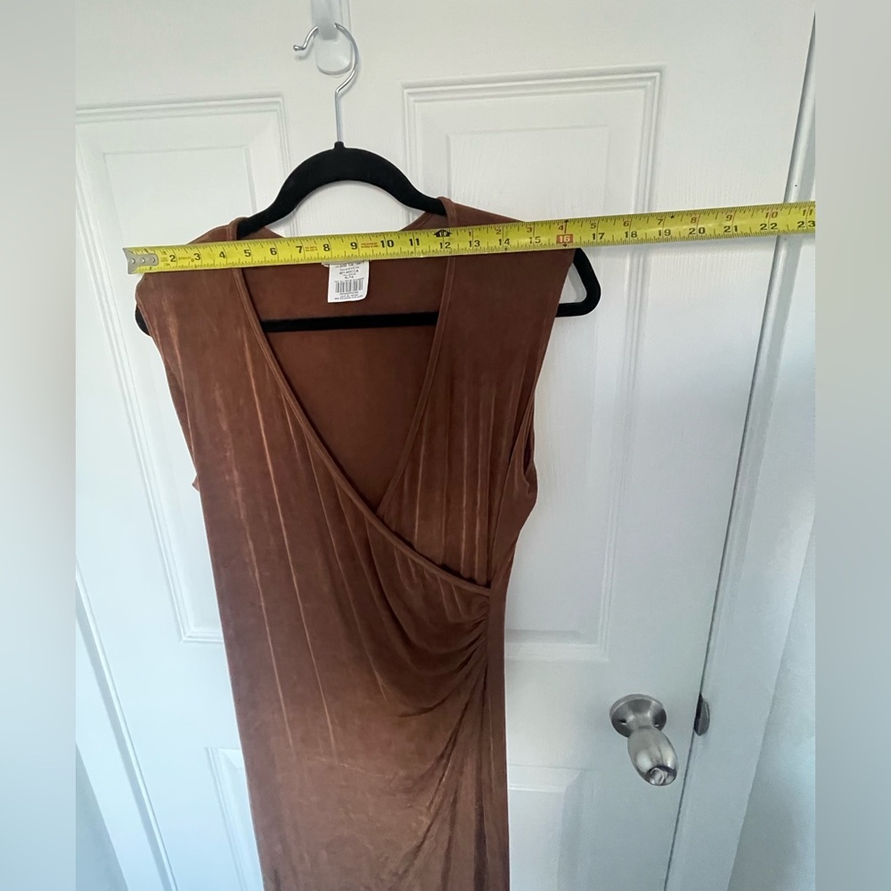 Kim&Co stretchy Elegant Brown Wrap Dress - Picture 5 of 9